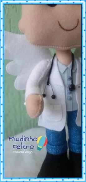 Boneco Médico de Asas