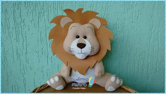 Leão em Feltro - Safari