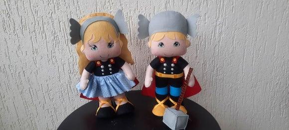 Menino e Menina Thor
