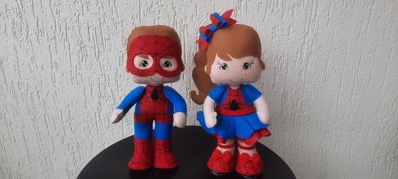 Menino e Menina Aranha