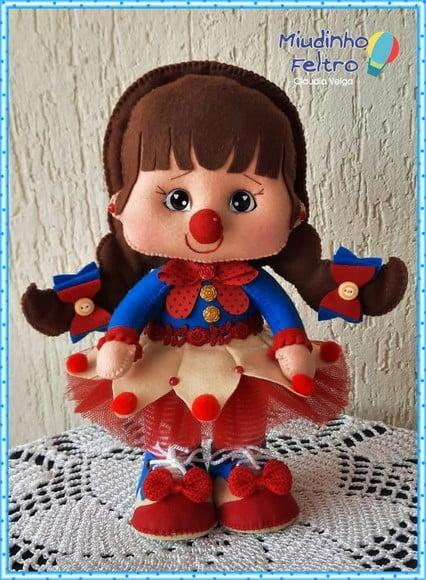 Palhaça em Feltro Circo