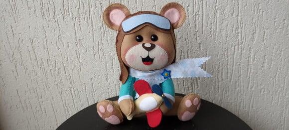 Urso Aviador Sentado