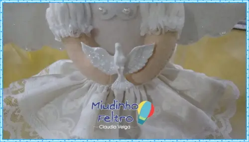 Anjinha Sentada