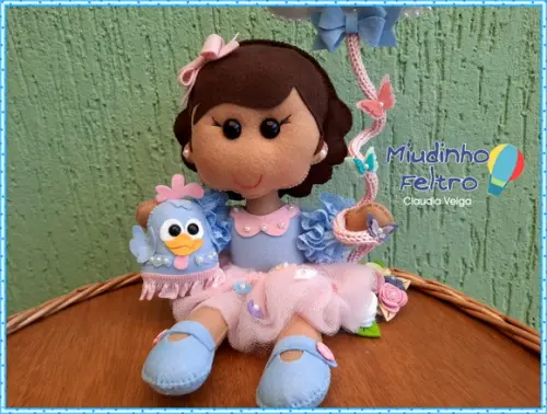 Boneca Galinha Pintadinha