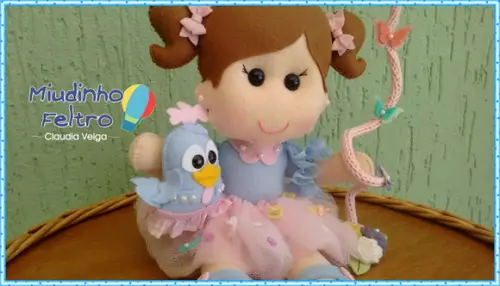 Boneca Galinha Pintadinha