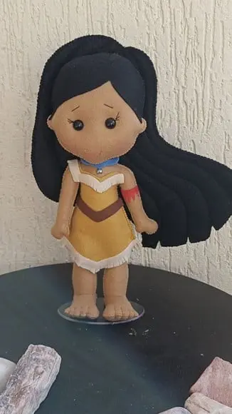 Boneca Pocahontas em Feltro