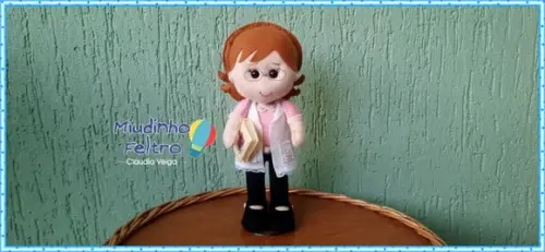 Boneca Professora em feltro
