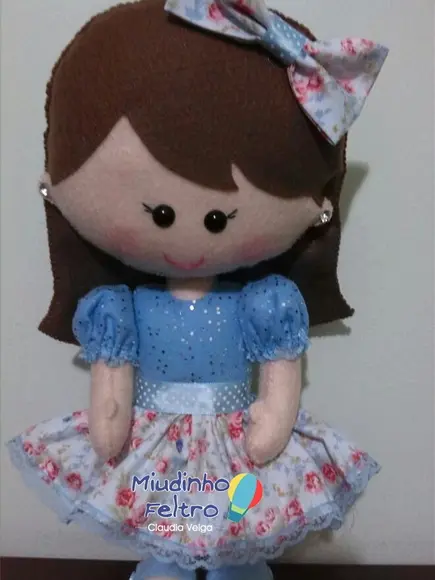Boneca Personalizada em Feltro 20 cm