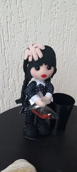 Centro de Mesa Wandinha - Porta Lápis