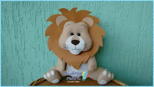 Leão em Feltro - Safari