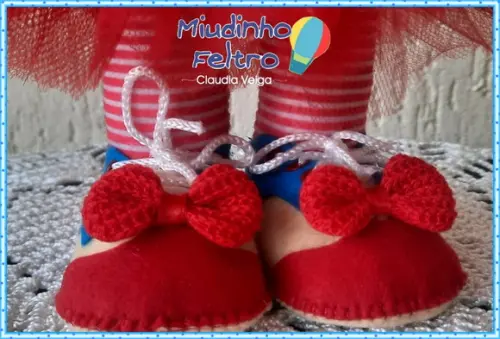 Palhaça em Feltro Circo
