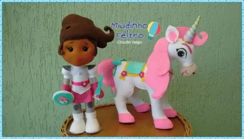 Princesa Nella em Feltro - Uma Princesa Corajosa