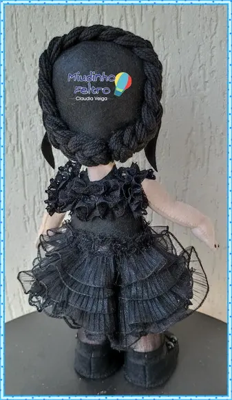 Wandinha Roupa de Baile - Feltro