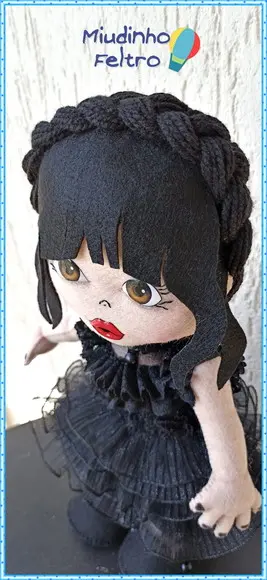 Wandinha Roupa de Baile - Feltro