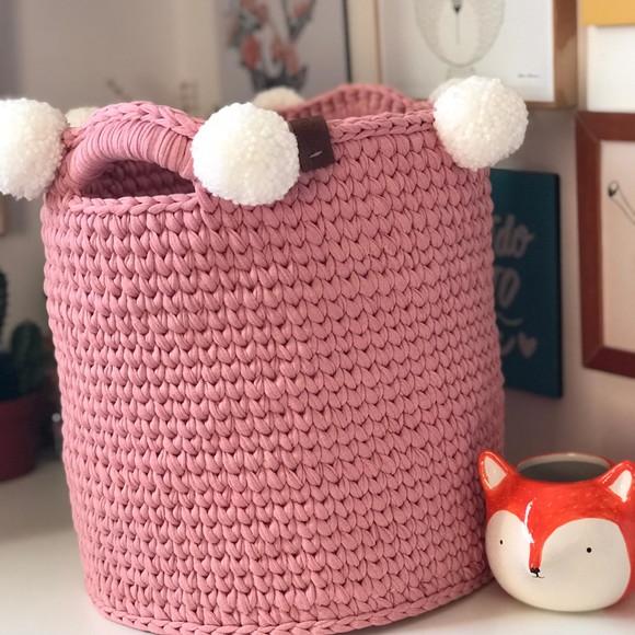 Cesto Fio Malha 30x30 com pompons