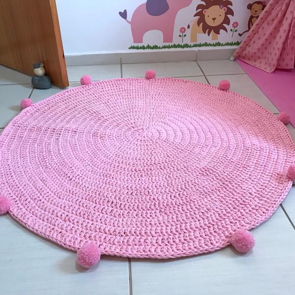 Tapete Fio de Malha 1,20 mts com Pompons