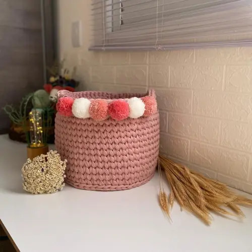 Cesto Fio De Malha 30x25 Com Pompons Agrupados