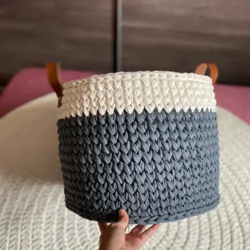 Cesto Fio de Malha 40x30 c alça de couro ecológica