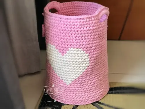 Cesto Fio Malha 30x40 com coração grande