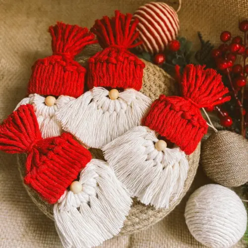 Kit 4 Papai Noel de Macramê para Árvore de Natal