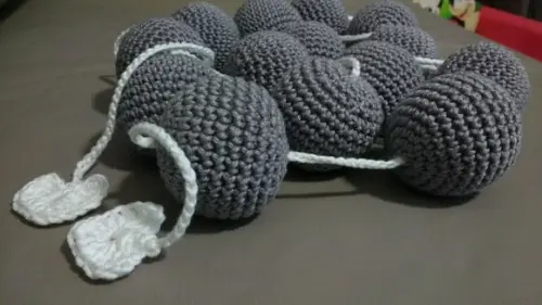 Varalzinho de bolinhas em Crochê