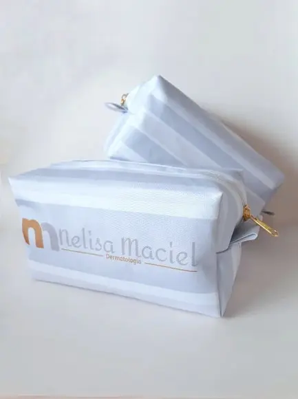 Necessaire Cinza Claro Personalizada com Logo