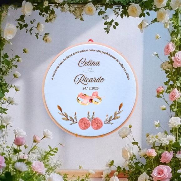 Porta Alianças Bordado à Mão em Bastidor Personalizado com fra
