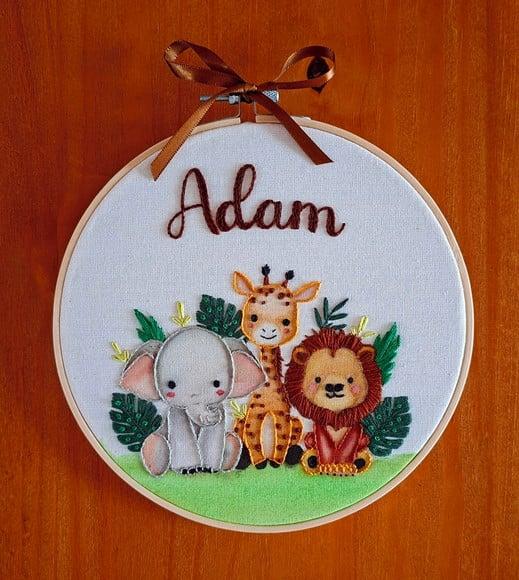 Porta Maternidade Safari Bordado e Aquarela Personalizo Nome