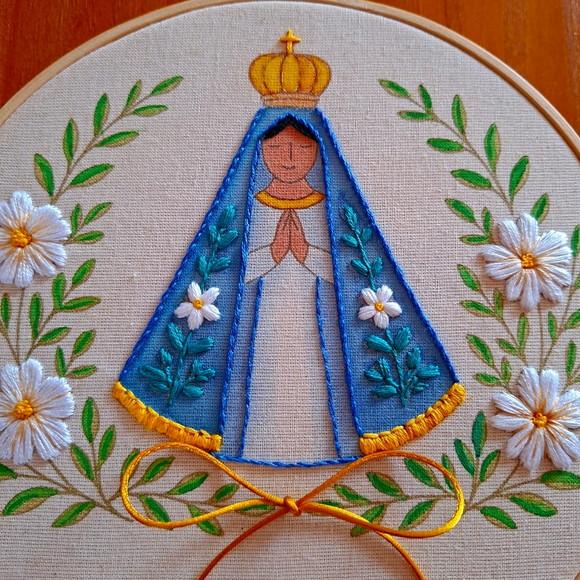 Porta Alianças Nossa Sra. Aparecida Bordado à mão Personalizad