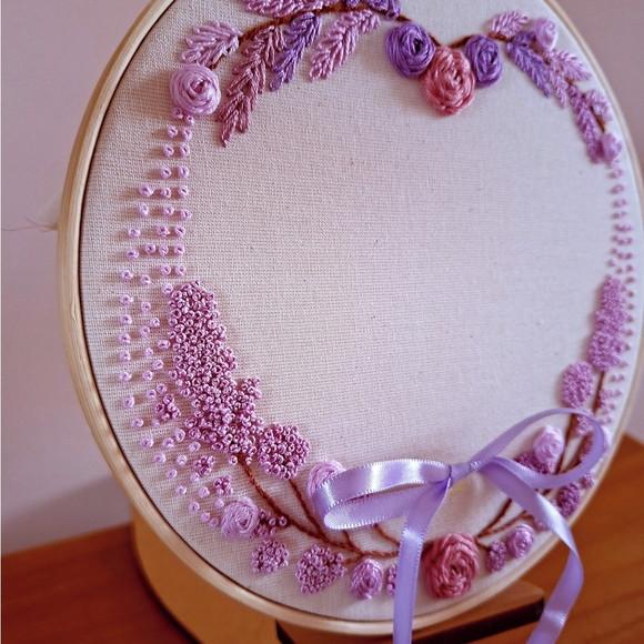 Porta Alianças Lavanda Bordado à mão Personalizado em Bastidor