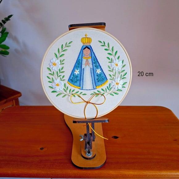 Nossa Senhora Aparecida Bordado à Mão sobre Aquarela