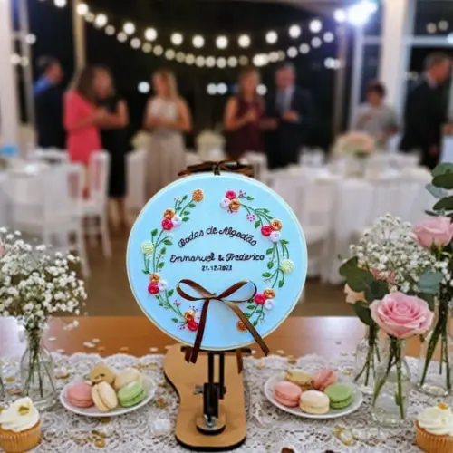 Porta Alianças Floral Bordado Manual Personalizado em Bastidor