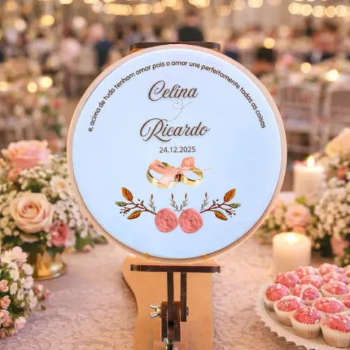 Porta Alianças Bordado à Mão em Bastidor Personalizado com fra