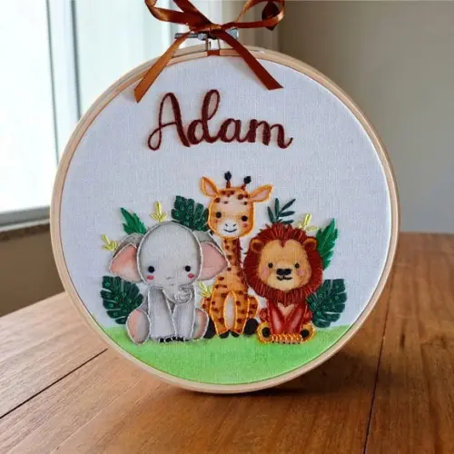 Porta Maternidade Safari Bordado e Aquarela Personalizo Nome