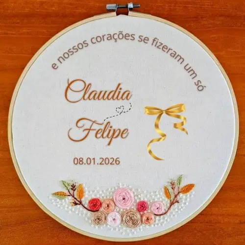 Bordado a Mão em Bastidor Porta Alianças  Personalizado com Fra