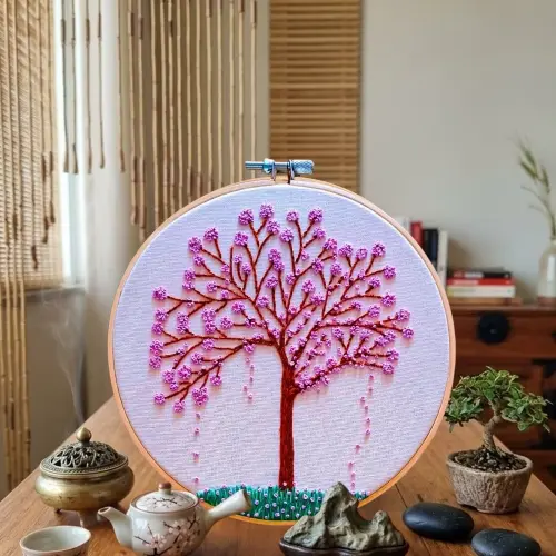 Ipê Roxo Bordado a mão em Bastidor