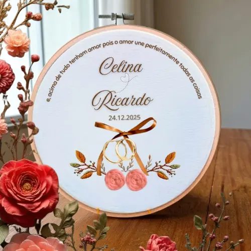 Porta Alianças Bordado à Mão em Bastidor Personalizado com fra