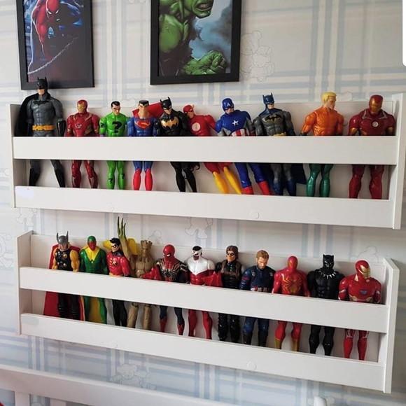 2 Prateleiras Bonecos e Boneca Herois 50 cm mdf