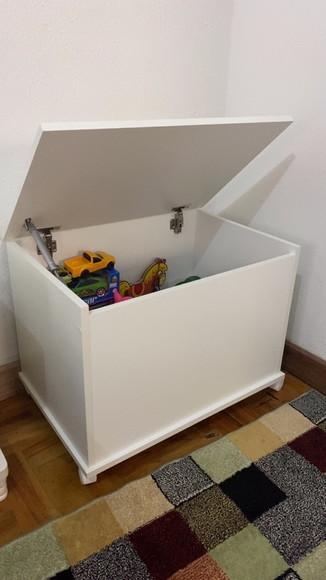 Baú Brinquedos Montessoriano mdf c/ Rodinhas 80 cm Largura