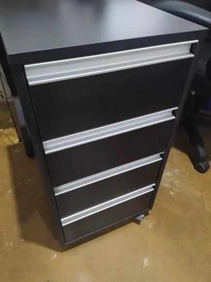 Cômoda Gaveteiro Guarda Roupas Moderno e Decorativo Mdf.