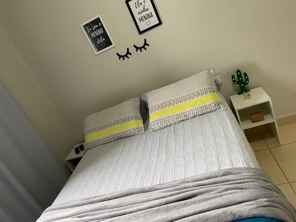 Mesa de Cabeceira 100% mdf Branco..