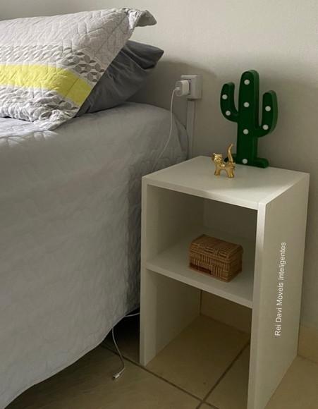 Mesinha de Canto em 100% mdf Branco.