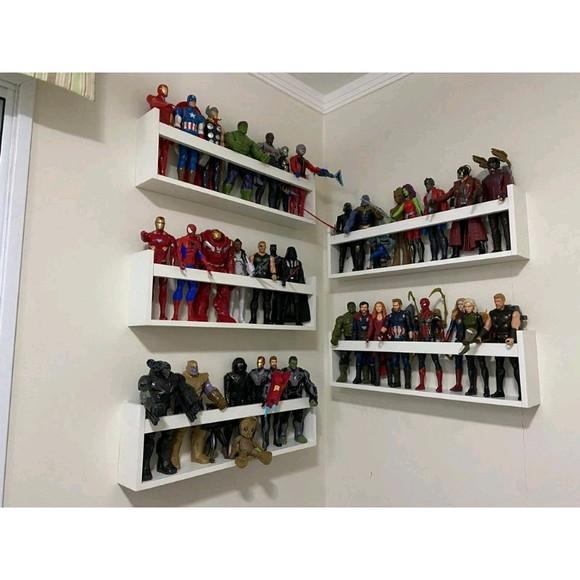Prateleiras Montessoriana Bonecos e Boneca Herois 100% mdf