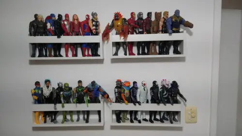 3 Prateleiras Bonecos e Boneca Herois 100% mdf ..