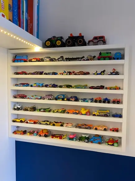 Estante Organizadora Carrinhos e Brinquedos Miniatura Mdf.