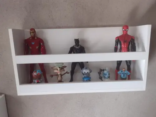 Kit c/ 2 Prateleiras Montessoriana Bonecos e Boneca Herois