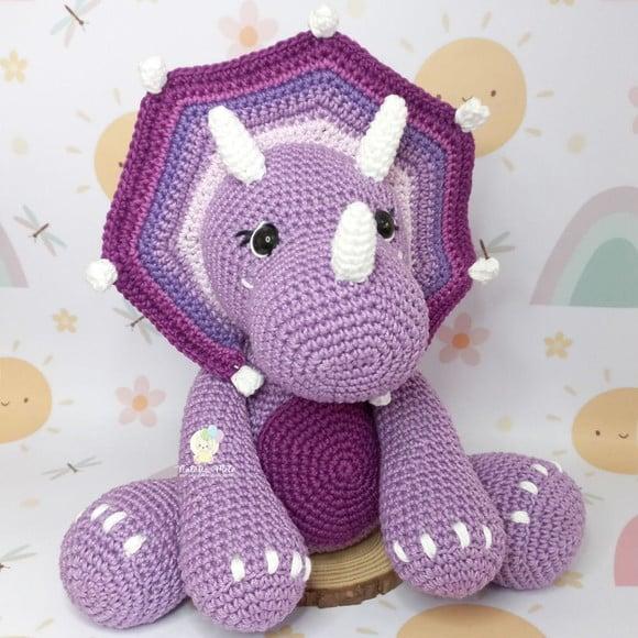 Dino Amigurumi Menina
