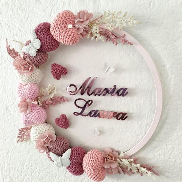Enfeite de Porta Maternidade Corações Amigurumi