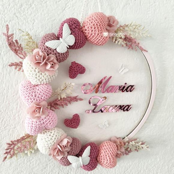 Enfeite de Porta Maternidade Corações Amigurumi