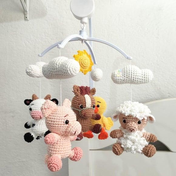 Móbile Amigurumi Fazenda com Musical